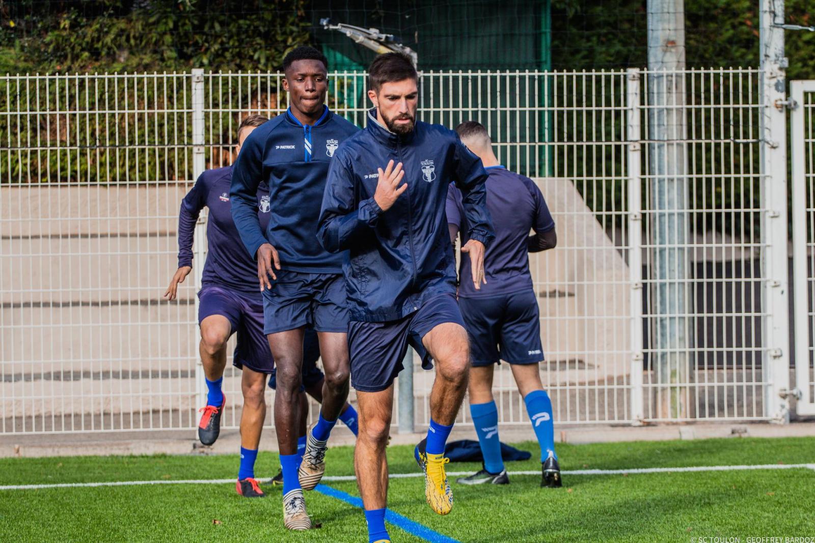 L'entrainement du jour en images 📸 Les toulonnais se préparent à recevoir St Priest, samedi à 18h au stade Bon Rencontre !